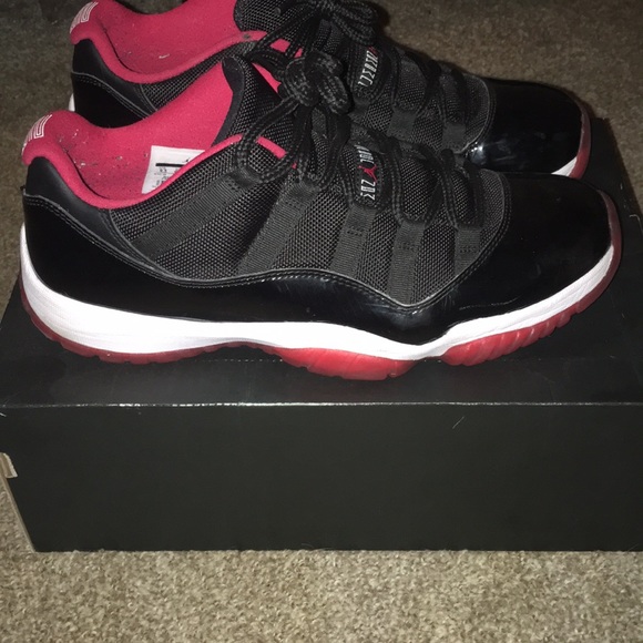 Jordan 11 Retro Low Size 9.5 - Picture 3 of 6